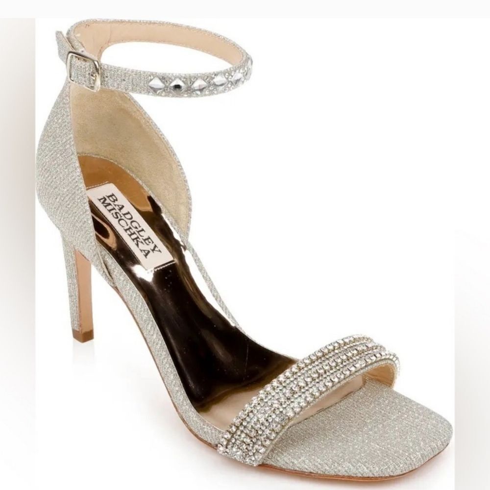 Badgley Mischka Collection Urina Heeled Sandal in Platinum STUNNING